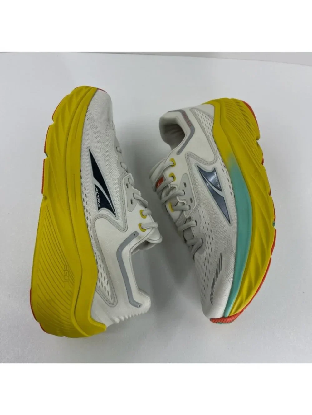 Altra Via Olympus Running Shoes Size Men 9 Max Cushion AL0A82BW Gray Yellow